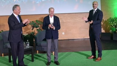 Photo of Carlos Lopes homenageado em Viseu no encerramento do congresso internacional da APCVD