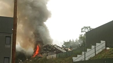 Photo of S. Pedro do Sul: Incêndio em sucata causa ferimentos em bombeiro que já regressou a casa