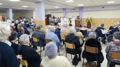 Photo of Bispo visitou ontem o Centro Social Paroquial de Rio de Loba onde celebrou a Eucaristia